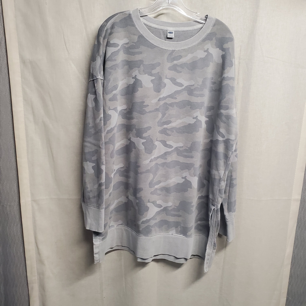 Old Navy Gray Camo Crew Neck Sweater - Picture 1 of 8